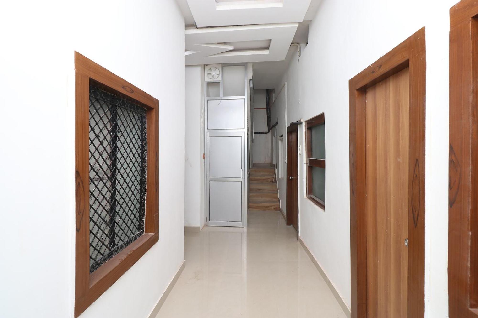Hotel O Swastik Resort Colonelganj Bagian luar foto