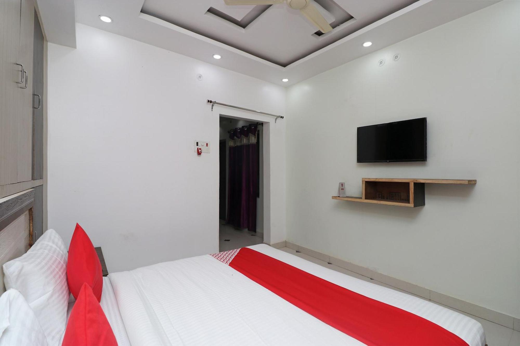 Hotel O Swastik Resort Colonelganj Bagian luar foto