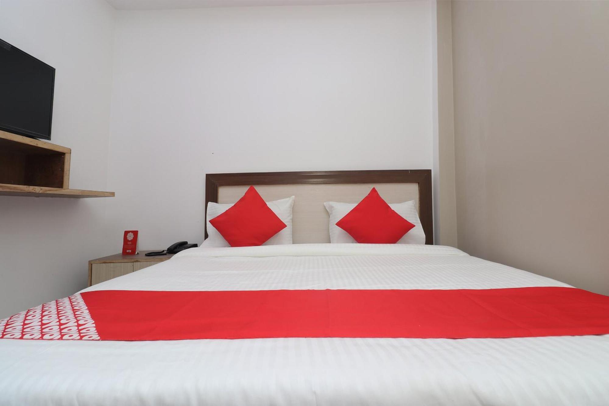 Hotel O Swastik Resort Colonelganj Bagian luar foto