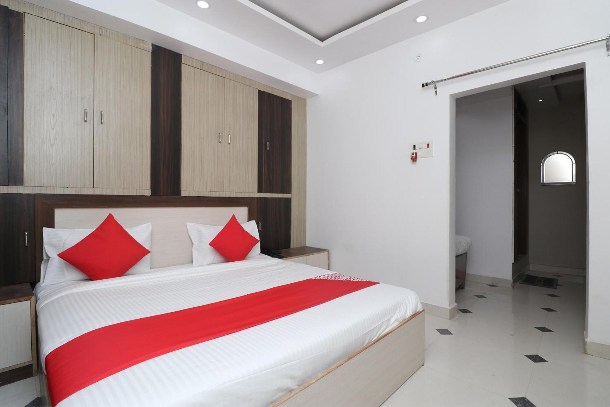 Hotel O Swastik Resort Colonelganj Bagian luar foto