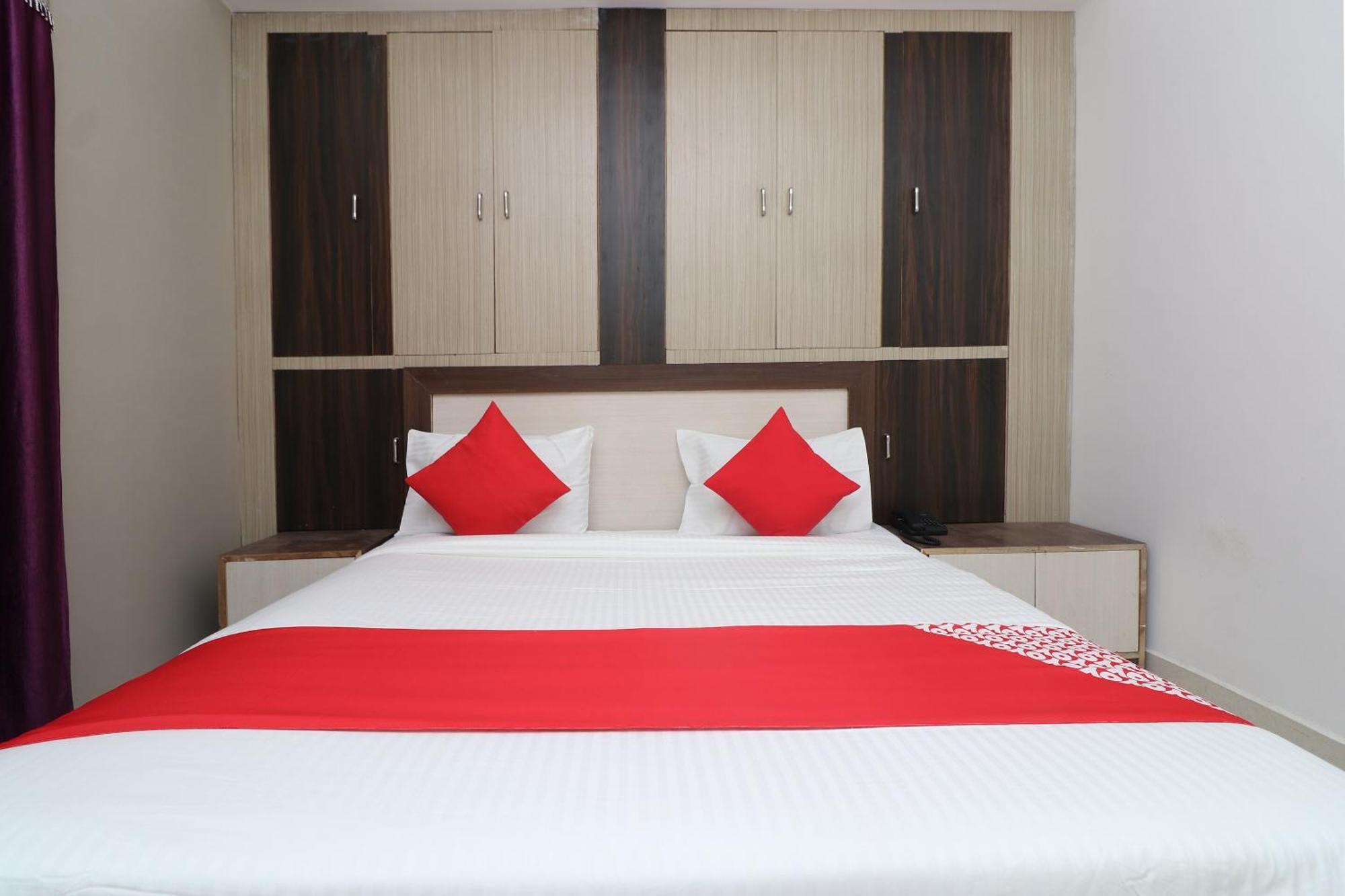 Hotel O Swastik Resort Colonelganj Bagian luar foto
