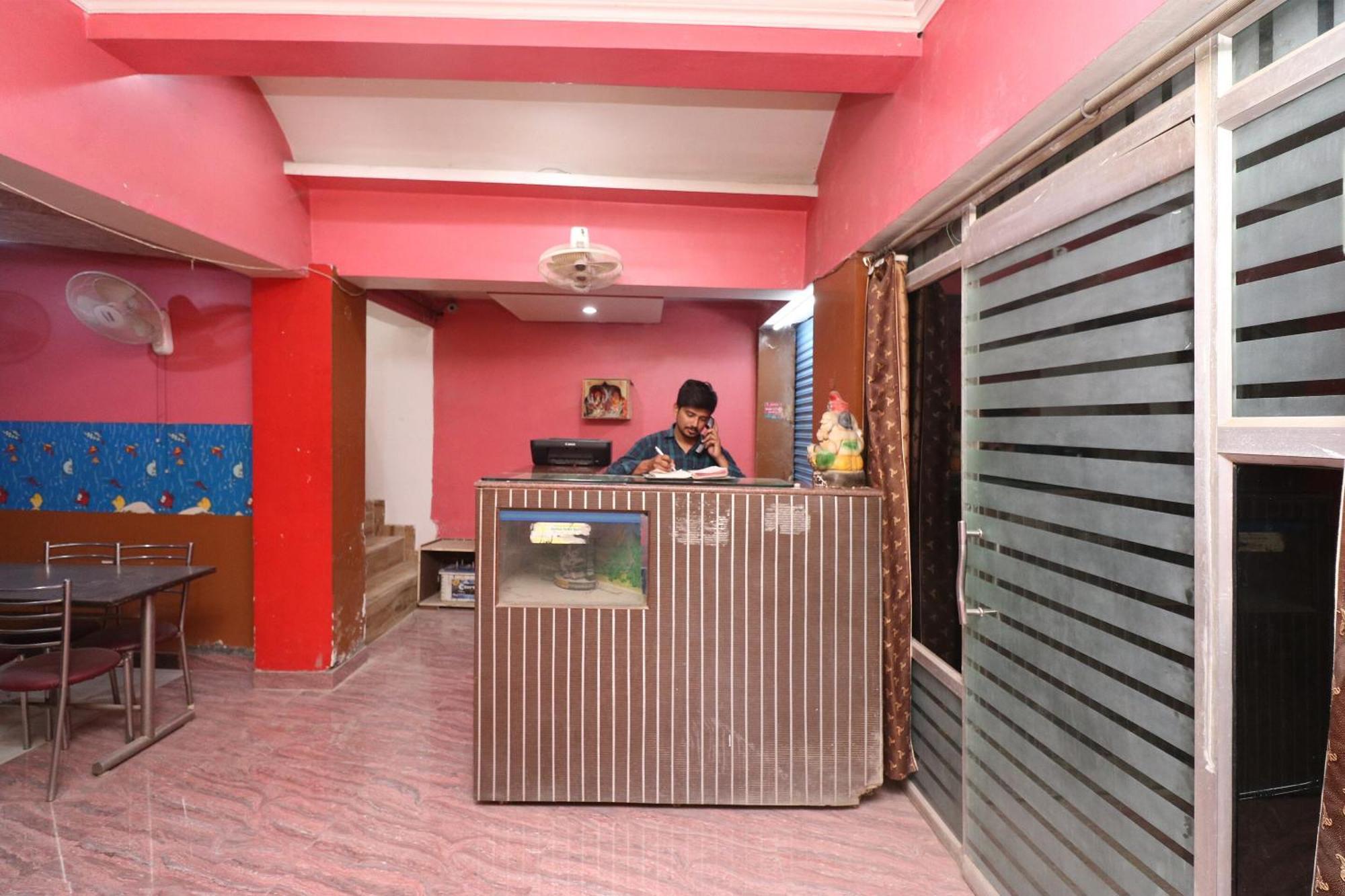 Hotel O Swastik Resort Colonelganj Bagian luar foto