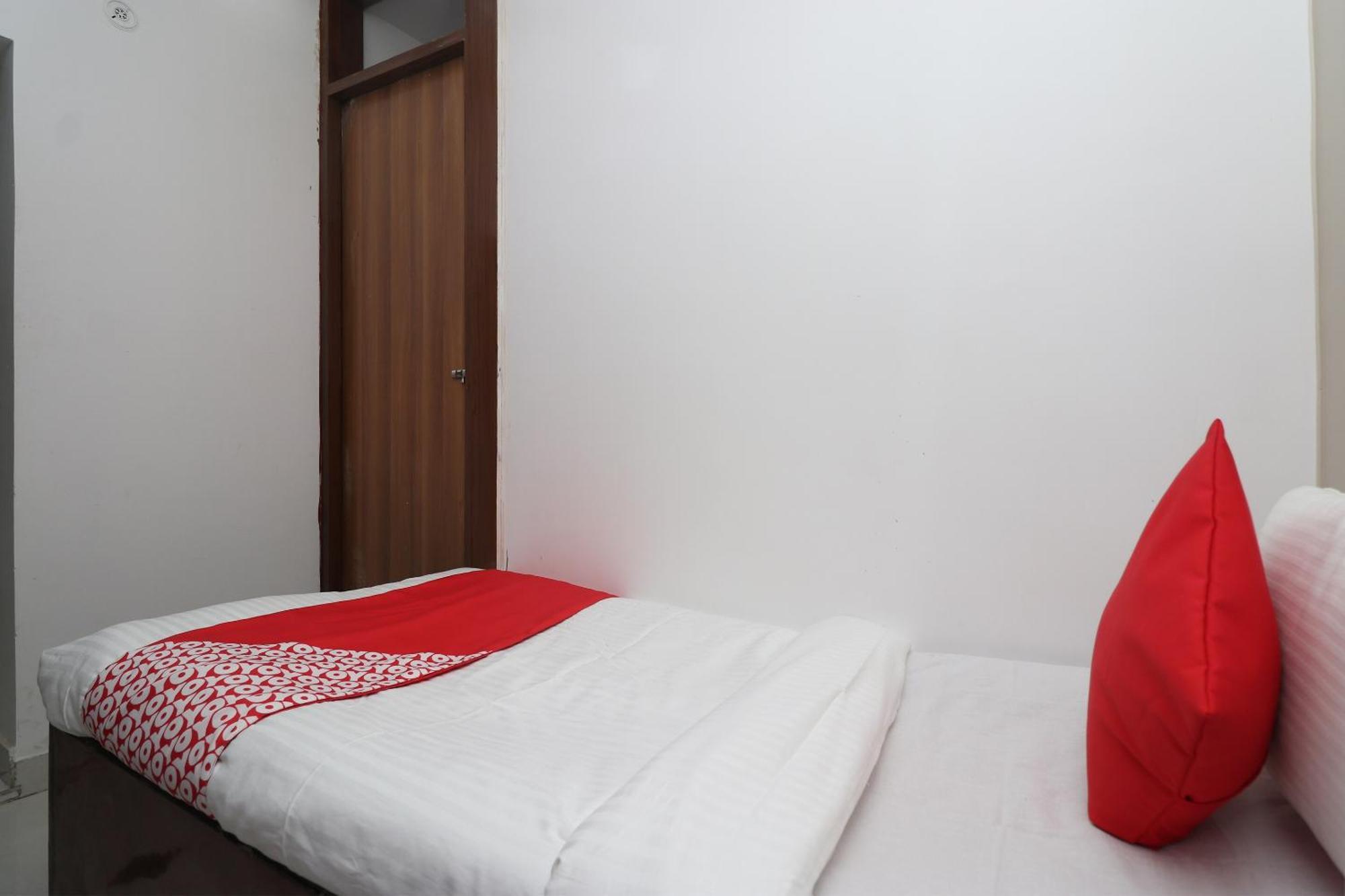 Hotel O Swastik Resort Colonelganj Bagian luar foto