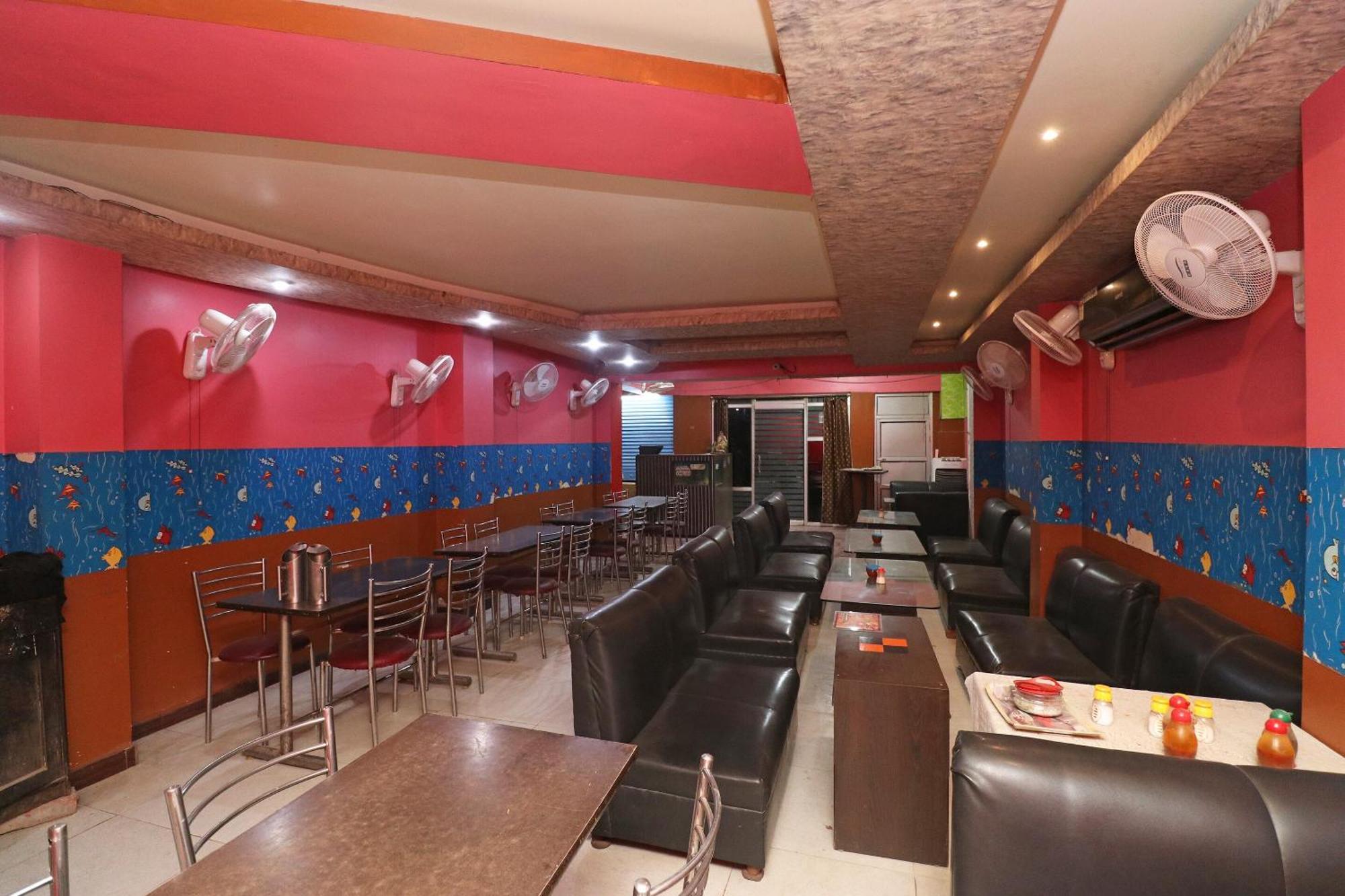 Hotel O Swastik Resort Colonelganj Bagian luar foto